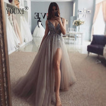 Load image into Gallery viewer, Beading Prom Dresses Long 2020 V Neck Light Gray High Split Tulle Sweep Train Sleeveless Evening Gown A-Line Backless Vestido De