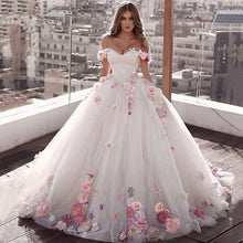 Load image into Gallery viewer, 2020 Ivory Off Shoulder Quinceanera Dresses Ball Gown Tulle 15 anos Flowers Fluffy Dresses Sweet 18 Vestidos Elegant Prom Dress