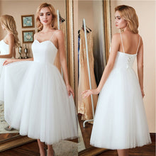 Load image into Gallery viewer, New Cheap Homecoming Dressed Short Prom Dresses Tea Length Two Tone White Top Sweetheart Neck with Straps Tulle Skirt Party Gown