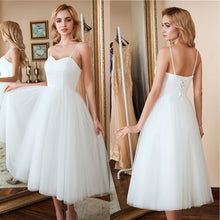 Load image into Gallery viewer, New Cheap Homecoming Dressed Short Prom Dresses Tea Length Two Tone White Top Sweetheart Neck with Straps Tulle Skirt Party Gown